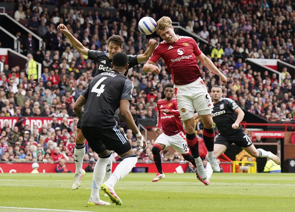 利兹联主帅：连续在强队上拿分很不容易，这些功劳属于球员们